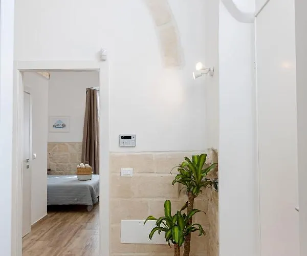 Konukevi Apulian House 4*